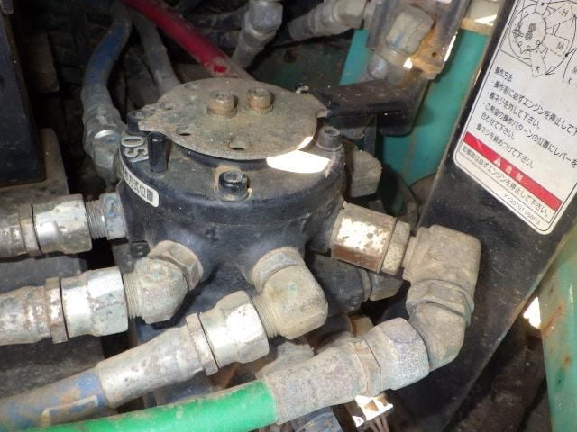 Máy xúc đào Kobelco Sk135SR-2.