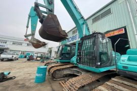 Máy xúc đào cũ Kobelco model SK210D-9 nhập Nhật chính hãng.